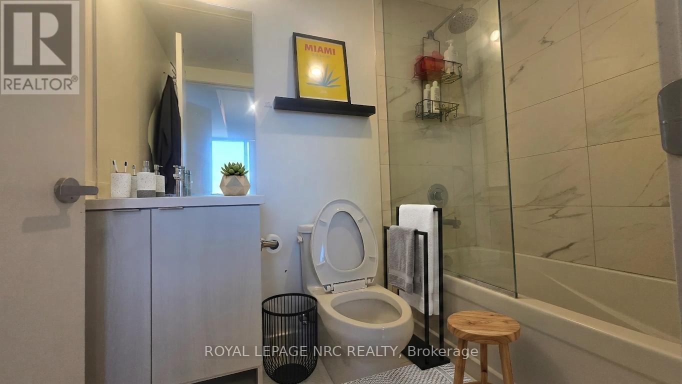 6302 - 138 Downes Street, Toronto, Ontario  M5E 0E4 - Photo 19 - C13642912