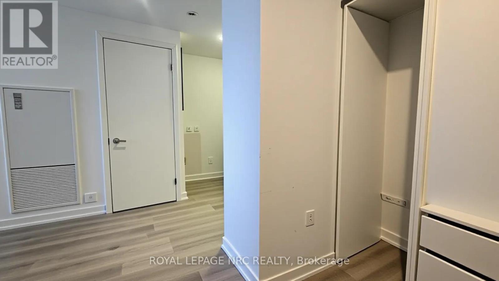 6302 - 138 Downes Street, Toronto, Ontario  M5E 0E4 - Photo 8 - C13642912