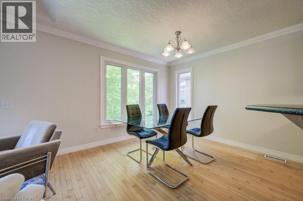 670 Salzburg Drive, Waterloo, Ontario  N2V 2N8 - Photo 11 - 40841876