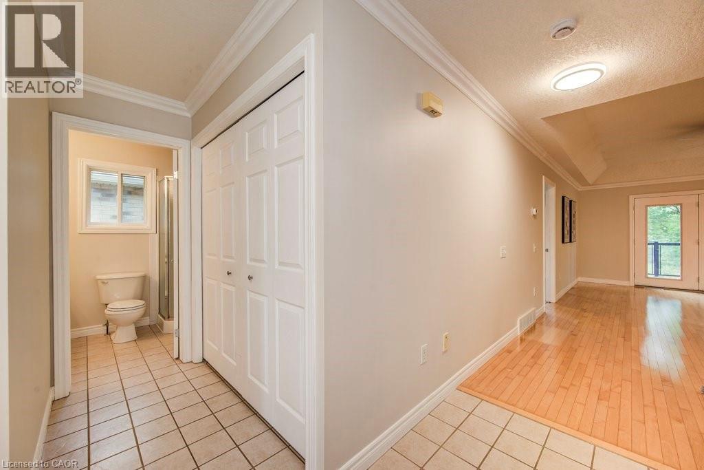 670 Salzburg Drive, Waterloo, Ontario  N2V 2N8 - Photo 7 - 40841876