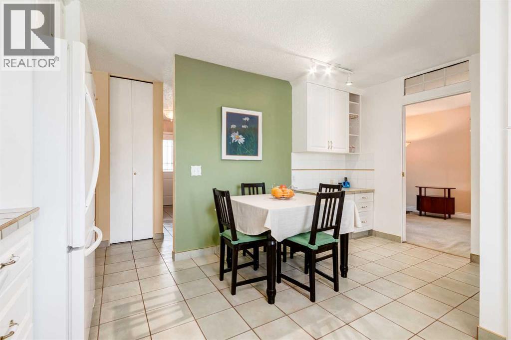 2512 106 Avenue SW, Calgary, Alberta  T2W 2H9 - Photo 10 - A2335121