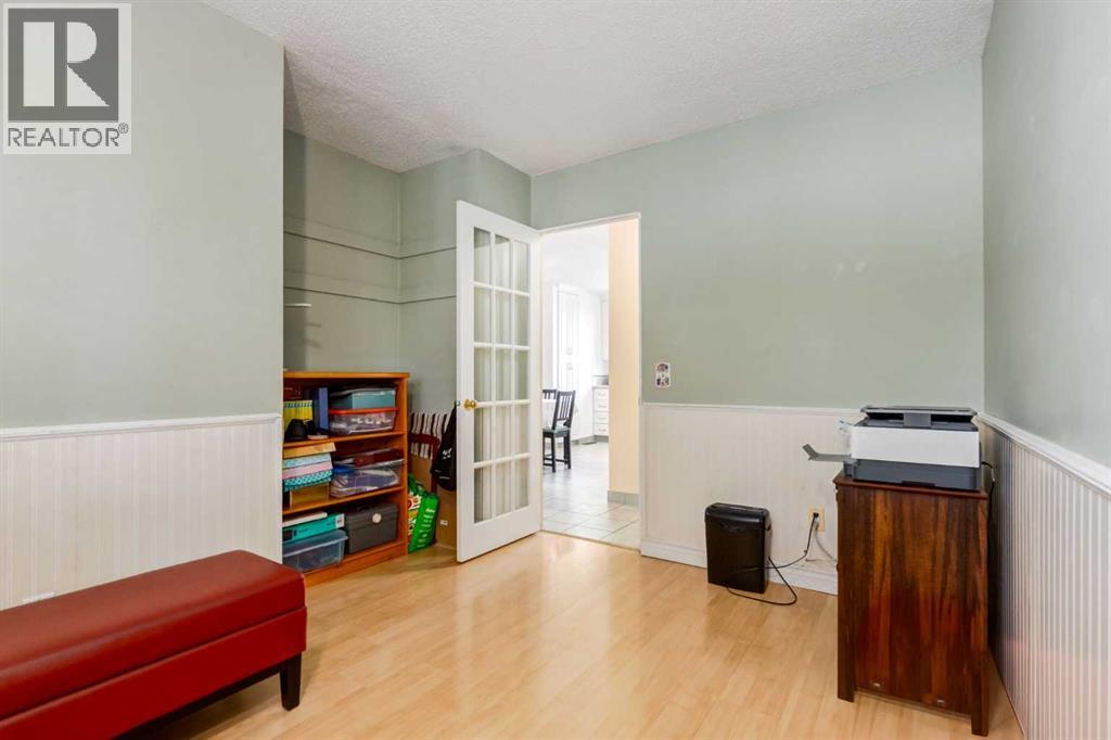 2512 106 Avenue SW, Calgary, Alberta  T2W 2H9 - Photo 21 - A2335121