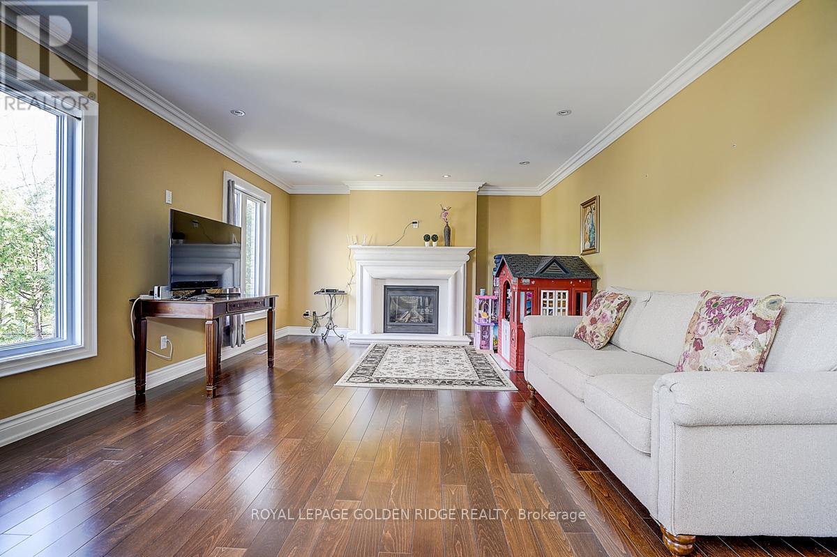 725 Exceller Circle, Newmarket, Ontario  L3X 1P4 - Photo 13 - N13642938