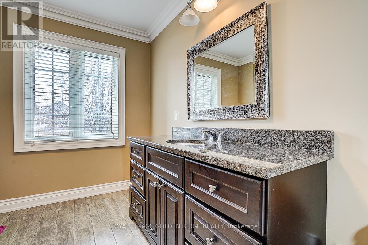 725 Exceller Circle, Newmarket, Ontario  L3X 1P4 - Photo 26 - N13642938
