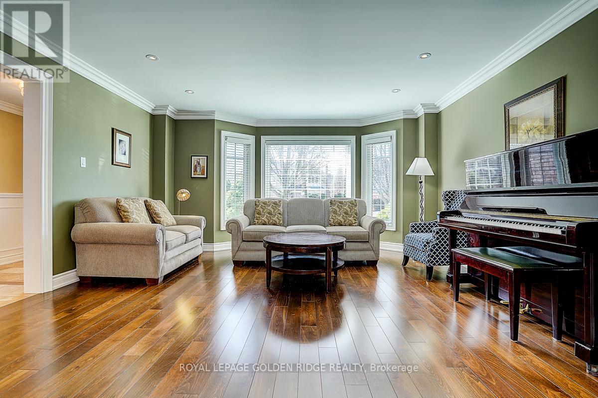 725 Exceller Circle, Newmarket, Ontario  L3X 1P4 - Photo 7 - N13642938