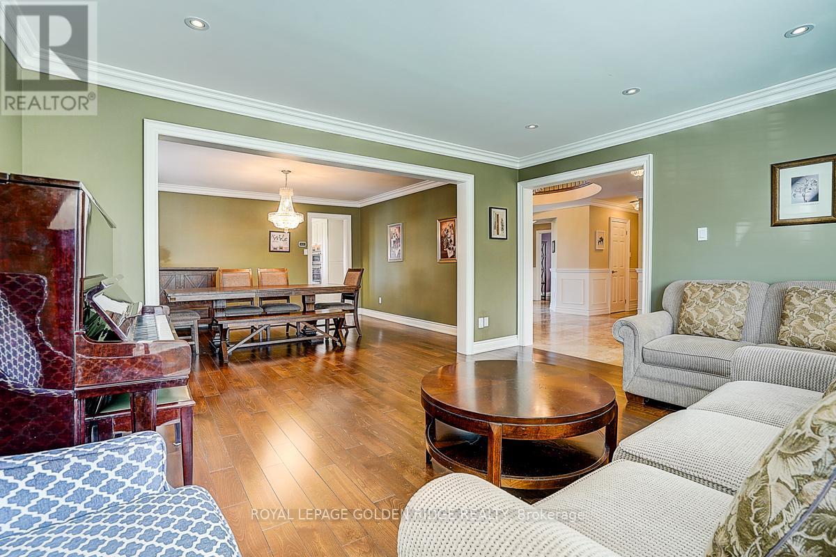 725 Exceller Circle, Newmarket, Ontario  L3X 1P4 - Photo 8 - N13642938