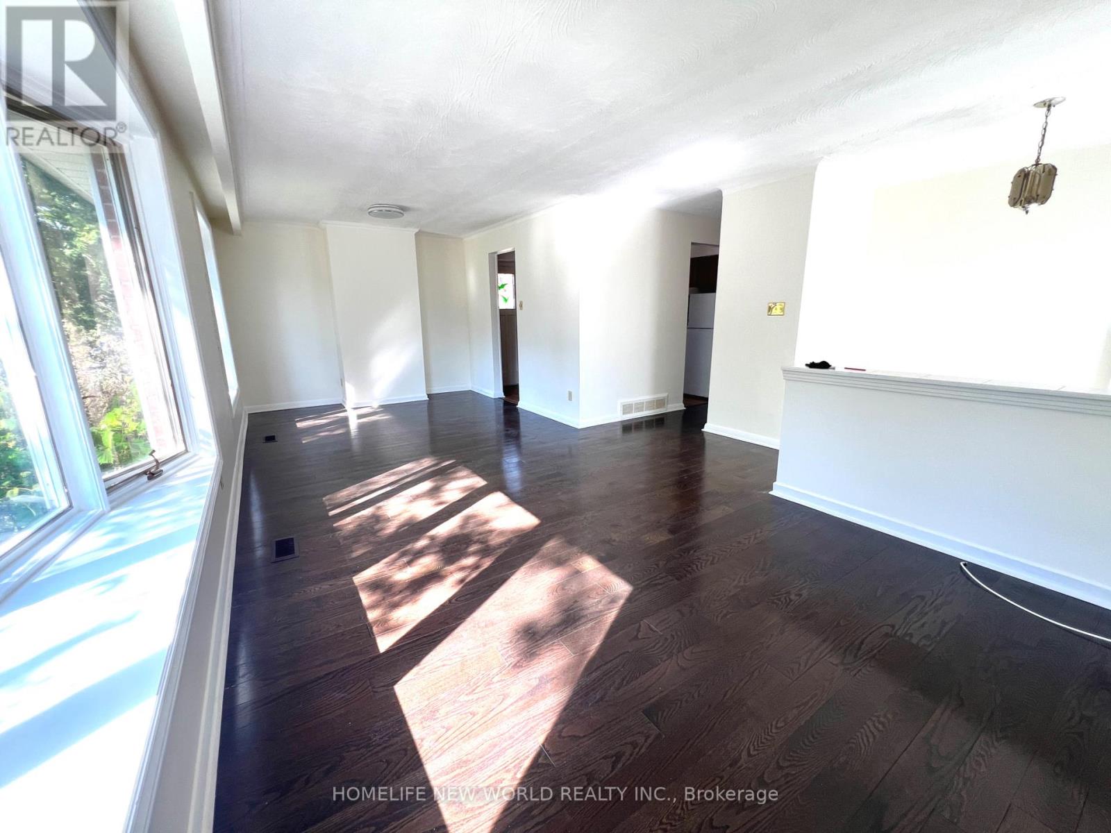 53 Aurora Heights Drive, Aurora, Ontario L4G 2W6 - Photo 2 - N13642950