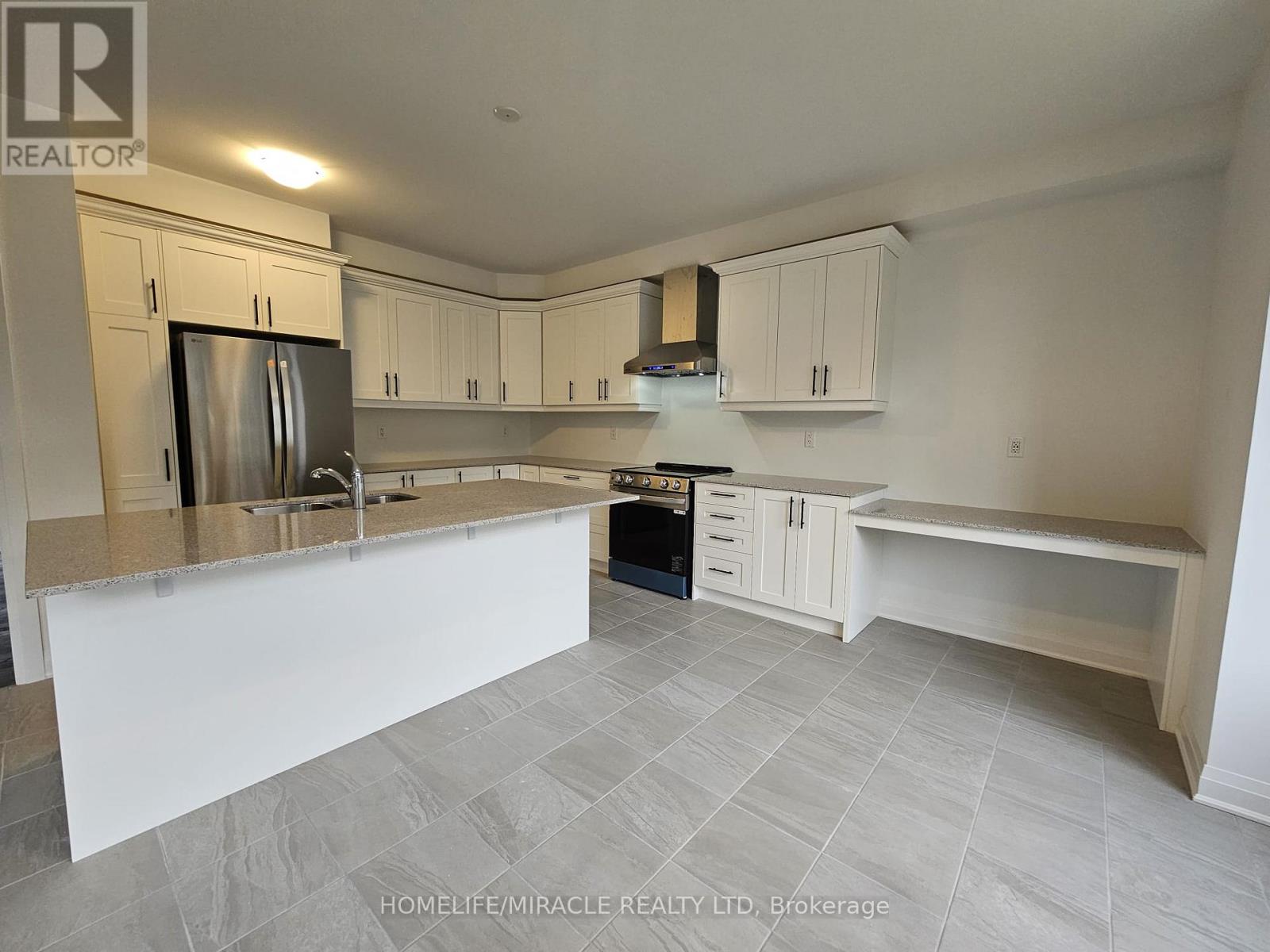 1869 Narcissus Gardens, Pickering, Ontario  L1X 2R2 - Photo 5 - E13642430