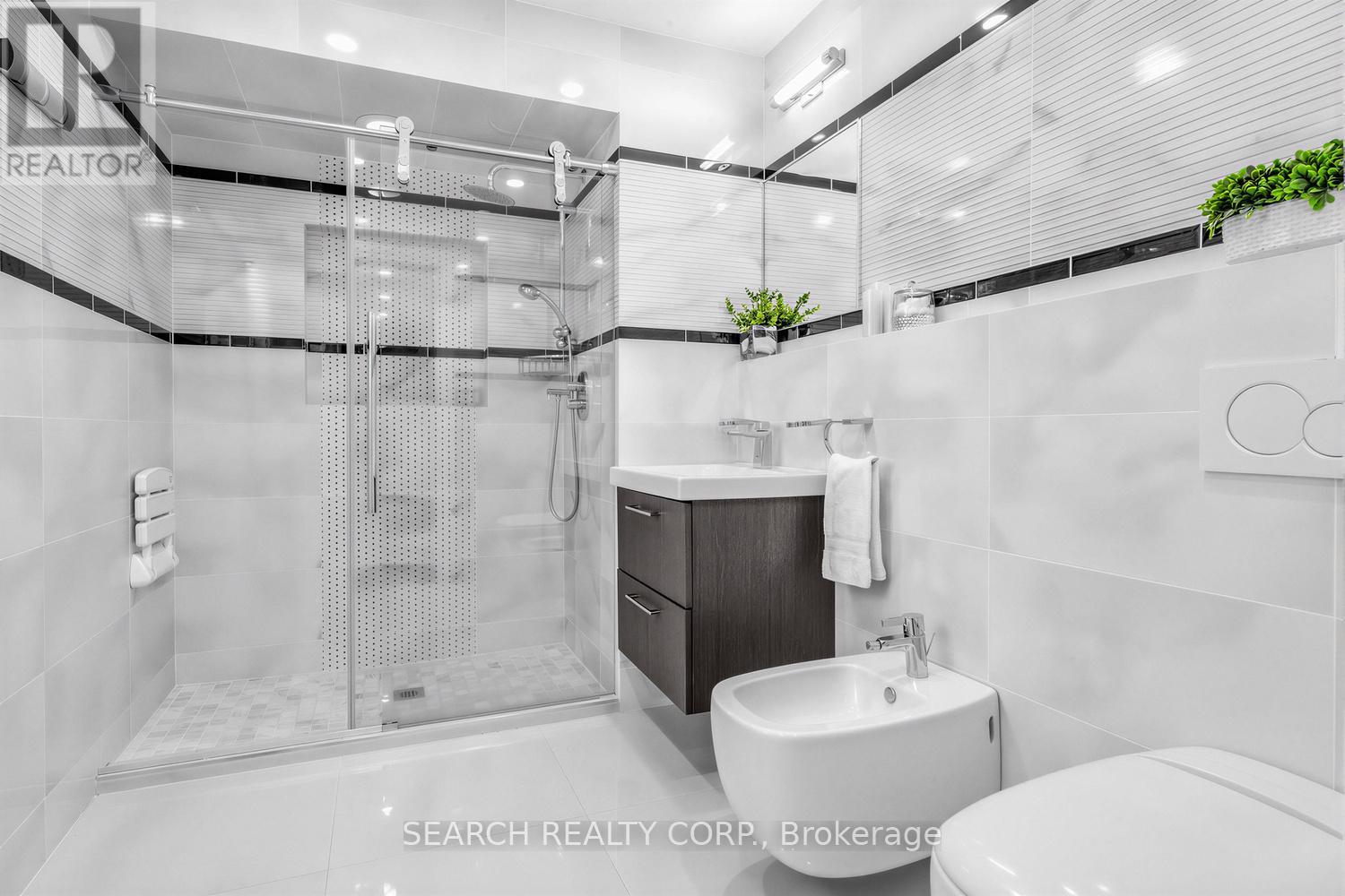 1421 Watersedge Road, Mississauga, Ontario  L5J 1A3 - Photo 24 - W13529200