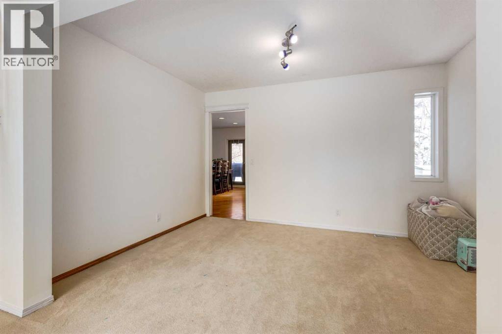 439 Mountain Park Drive SE, Calgary, Alberta  T2Z 2N9 - Photo 17 - A2308430