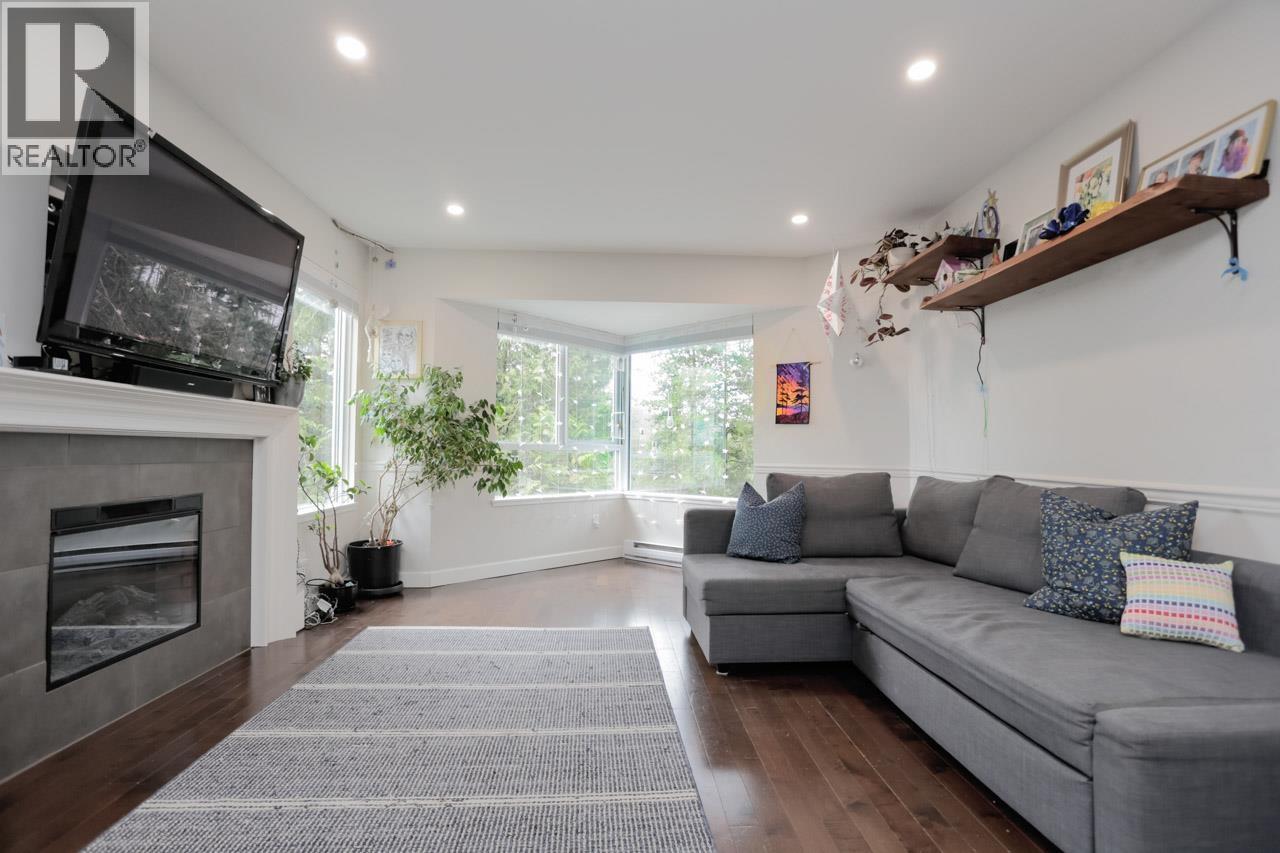 221 1215 LANSDOWNE DRIVE, Coquitlam, British Columbia
