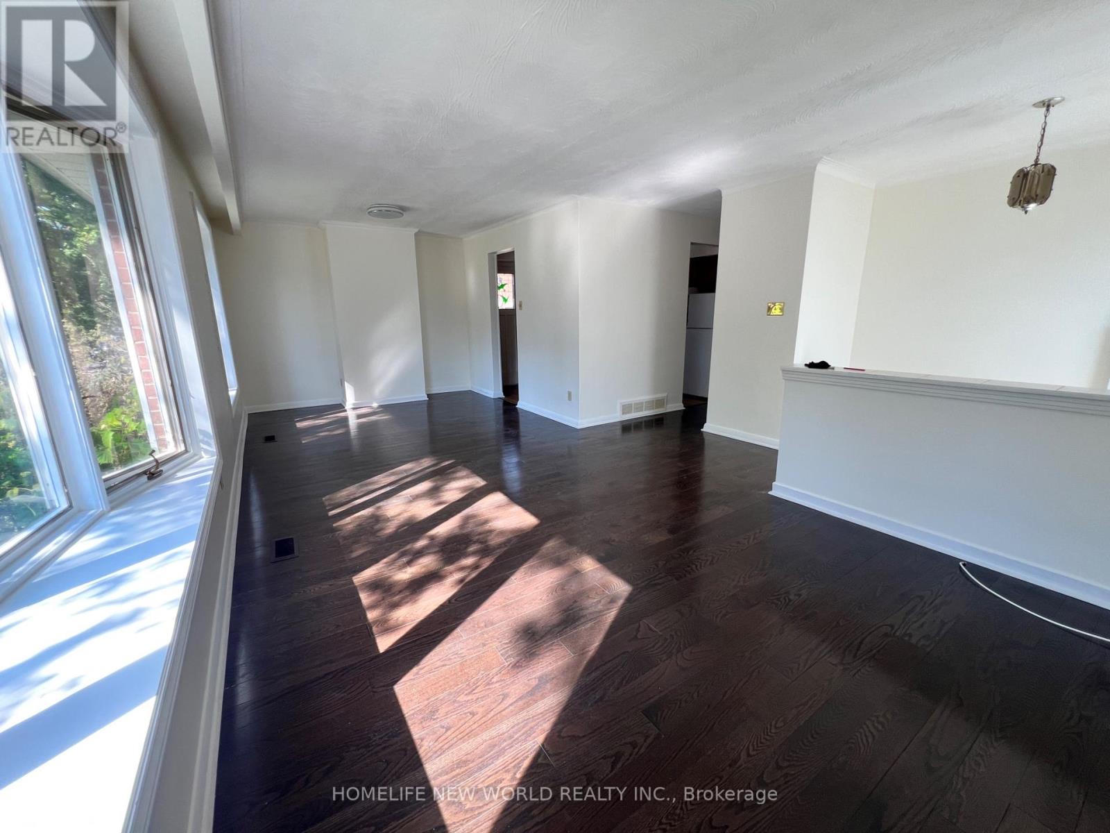 53 Aurora Heights Drive, Aurora, Ontario  L4G 2W6 - Photo 3 - N13642950