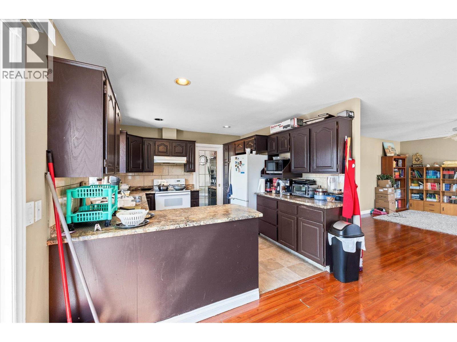693 Mayfair Court, Kelowna, British Columbia  V1X 7H7 - Photo 15 - 10394265
