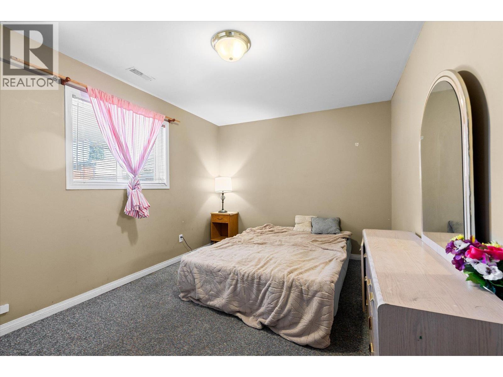 693 Mayfair Court, Kelowna, British Columbia  V1X 7H7 - Photo 34 - 10394265