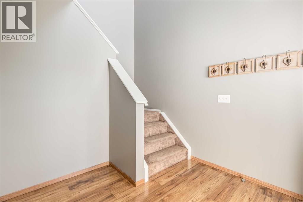 87 Royal Elm Way NW, Calgary, Alberta  T3G 5M3 - Photo 10 - A2330307