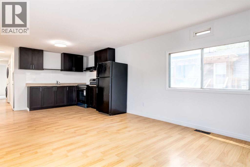 3223 83 Street, Calgary, Alberta  T3B 5N7 - Photo 12 - A2332570