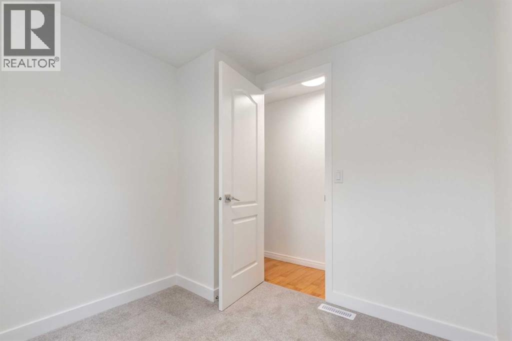 3223 83 Street, Calgary, Alberta  T3B 5N7 - Photo 22 - A2332570