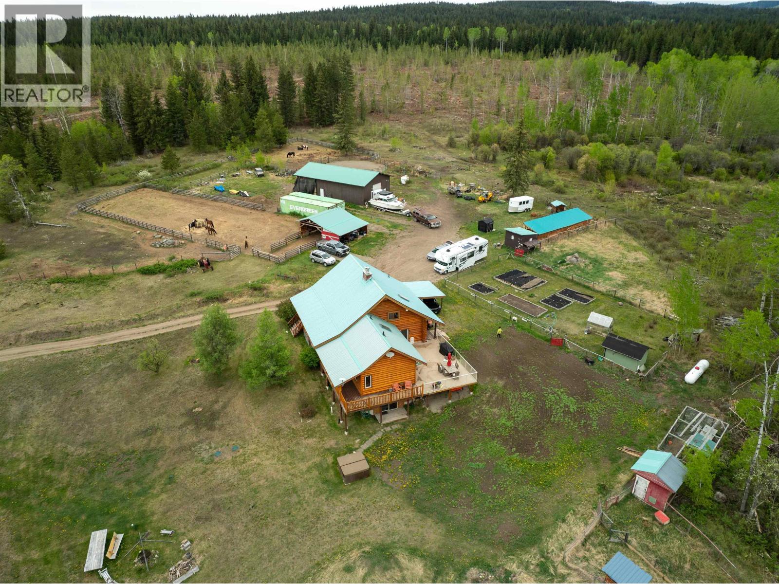 3711 Whitehorse Lake Road, Lac La Hache, British Columbia  V0K 1T0 - Photo 2 - R3123937