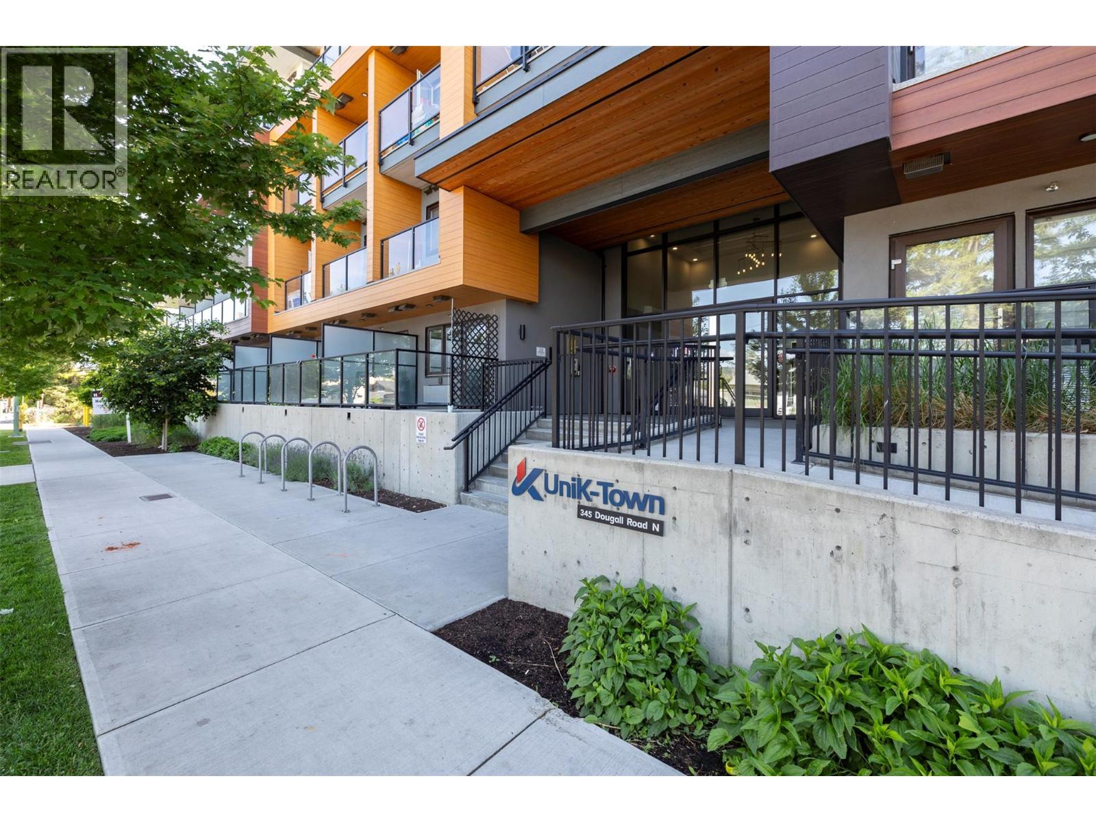 345 Dougall Road N Unit# 201, Kelowna, British Columbia  V1X 0A8 - Photo 2 - 10390596