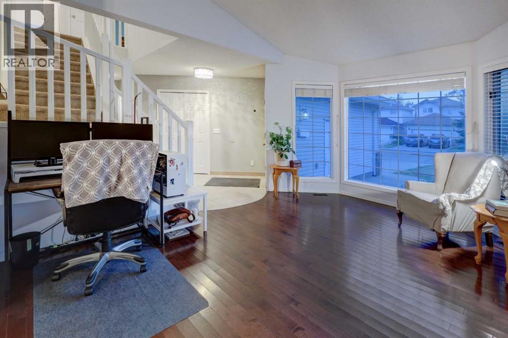 215 Arbour Ridge Way NW, Calgary, Alberta  T3G 3Z3 - Photo 4 - A2334298