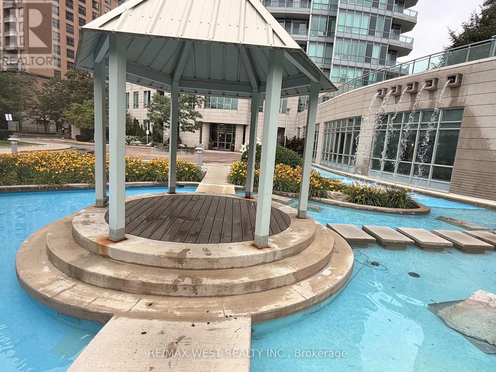 2010 - 60 BYNG AVENUE, Toronto, Ontario