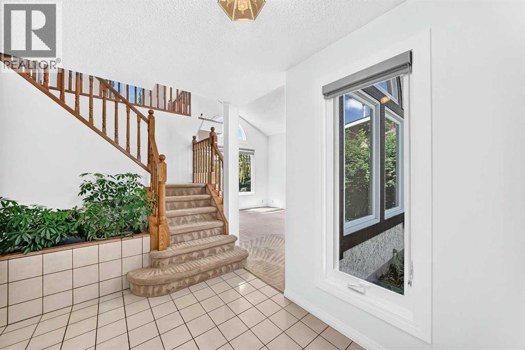 416 Hawkhill Place NW, Calgary, Alberta  T3G 3H8 - Photo 5 - A2326475