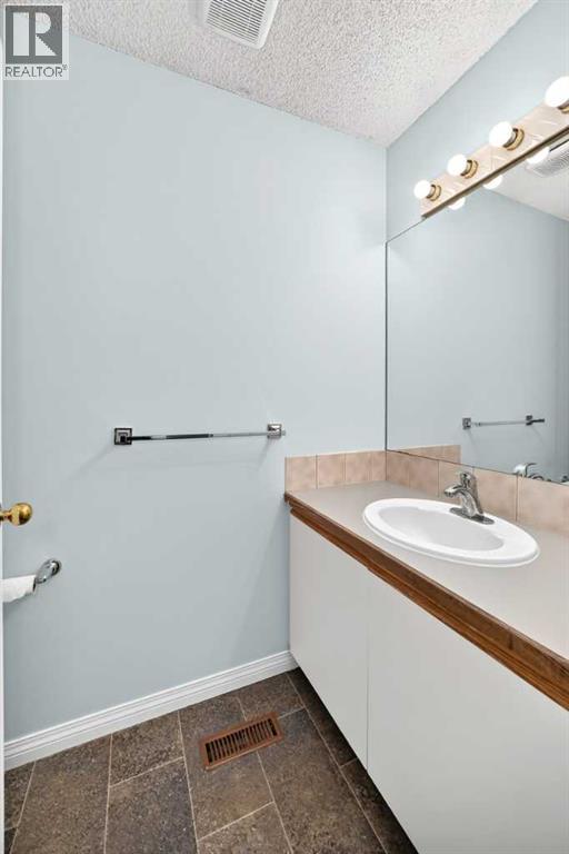 416 Hawkhill Place NW, Calgary, Alberta  T3G 3H8 - Photo 22 - A2326475