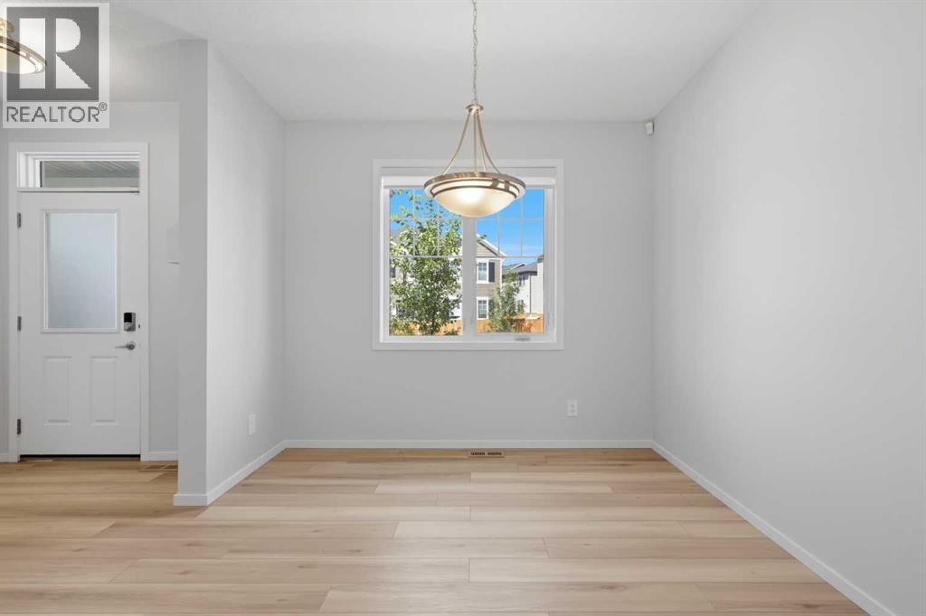 199 Carringham Road Nw, Calgary, Alberta  T3P 1V4 - Photo 5 - A2334788