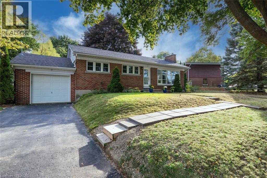 17 ORCHARD Crescent, Guelph, Ontario
