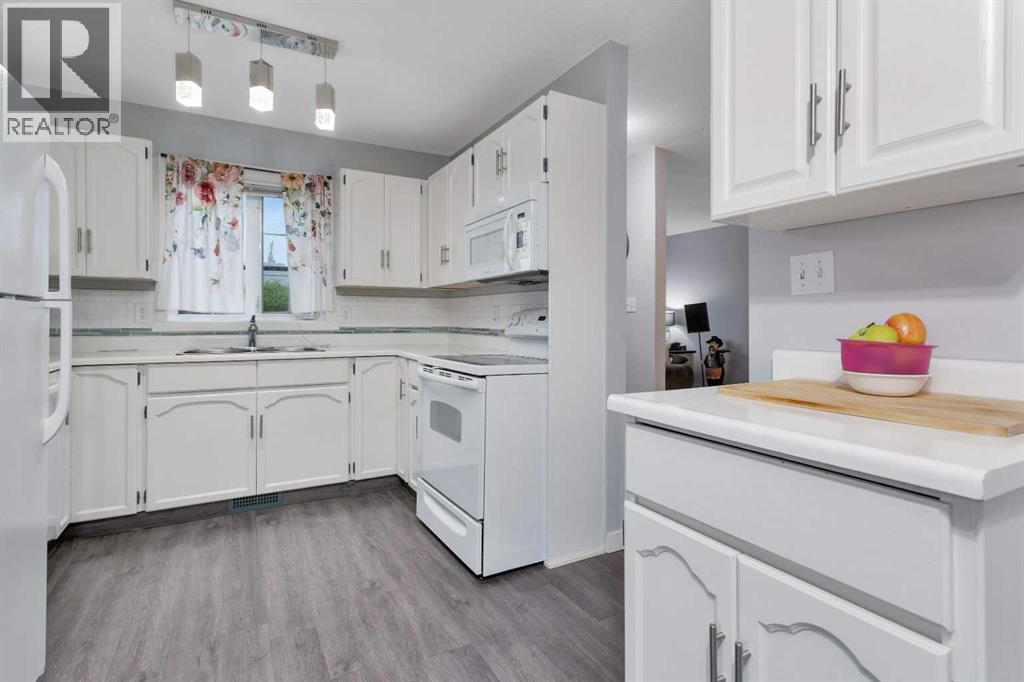 63 Elder Street, Red Deer, Alberta  T4R 2C6 - Photo 8 - A2314752
