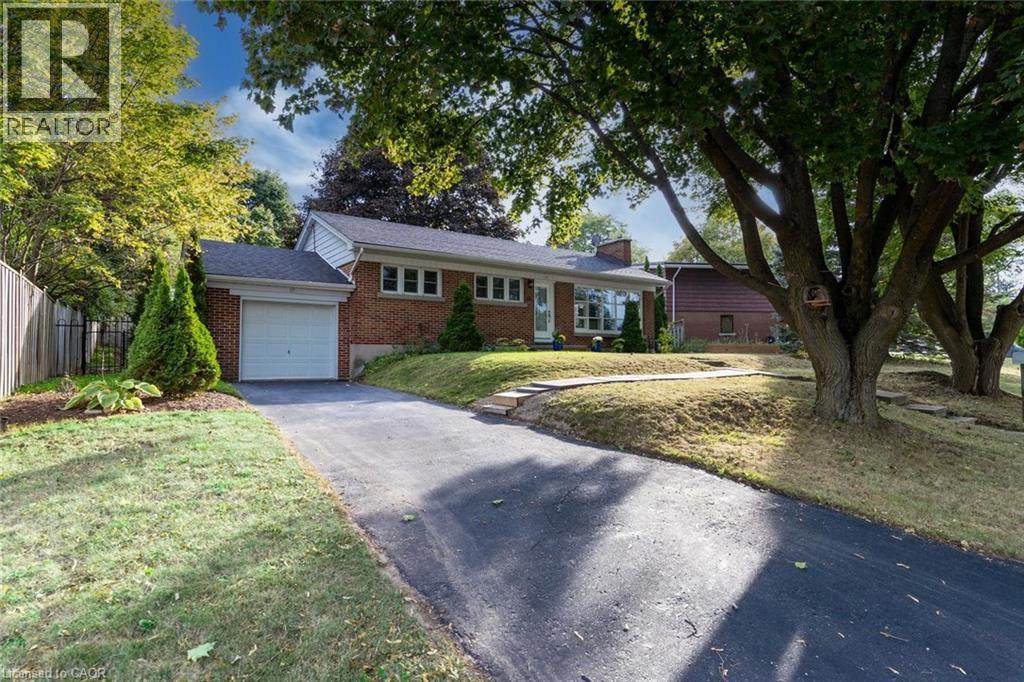 17 Orchard Crescent, Guelph, Ontario  N1E 1W9 - Photo 4 - 40843500