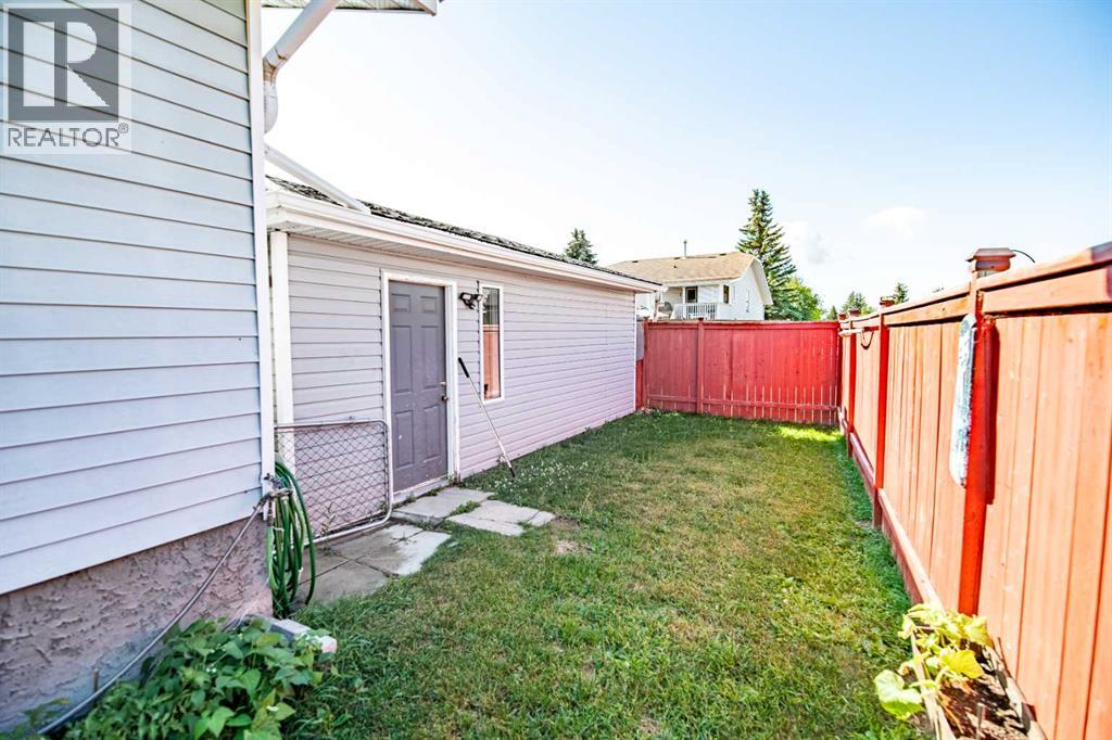 63 Elder Street, Red Deer, Alberta  T4R 2C6 - Photo 25 - A2314752