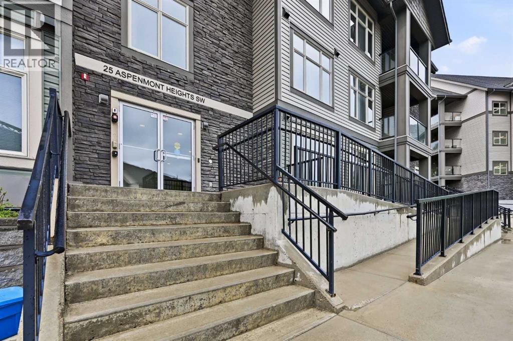 306, 25 Aspenmont Heights SW, Calgary, Alberta  T3H 0E4 - Photo 2 - A2319962
