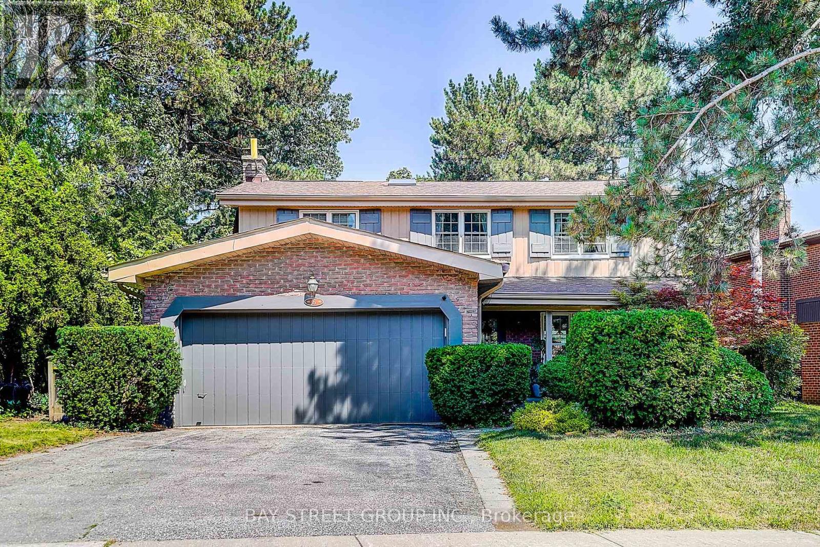 6 Caravan Drive, Toronto, Ontario  M3B 1N1 - Photo 2 - C13643048