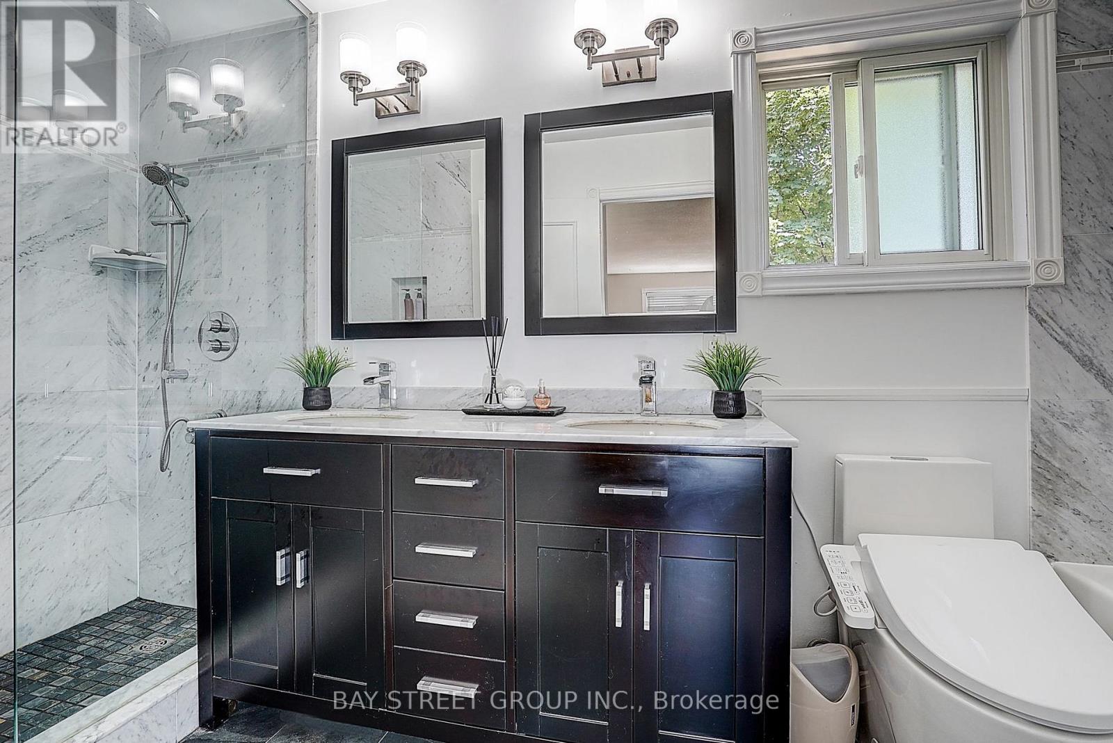 6 Caravan Drive, Toronto, Ontario  M3B 1N1 - Photo 32 - C13643048
