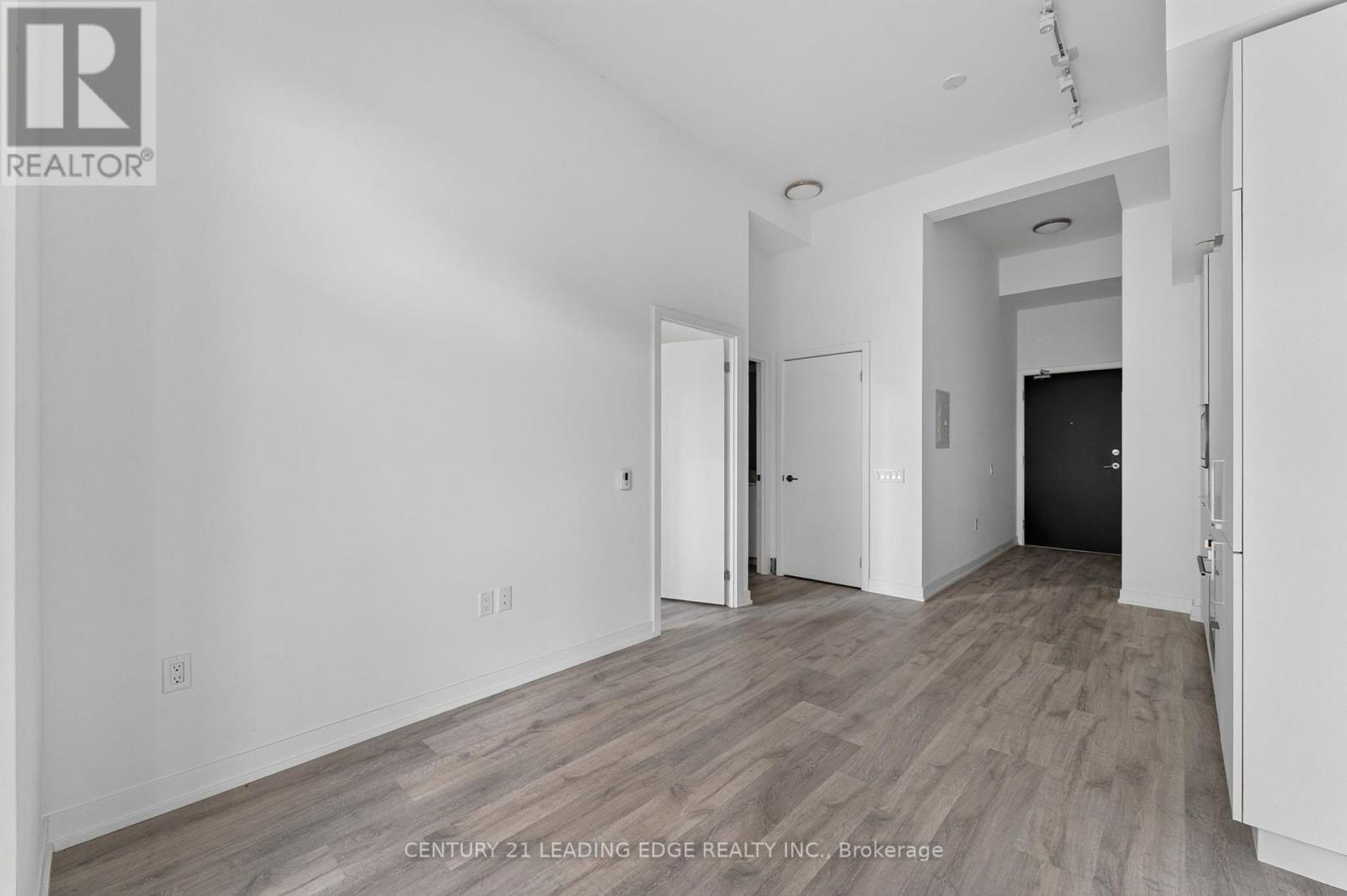 N908 - 7 Golden Lion Heights, Toronto, Ontario  M2M 0C1 - Photo 4 - C13643056