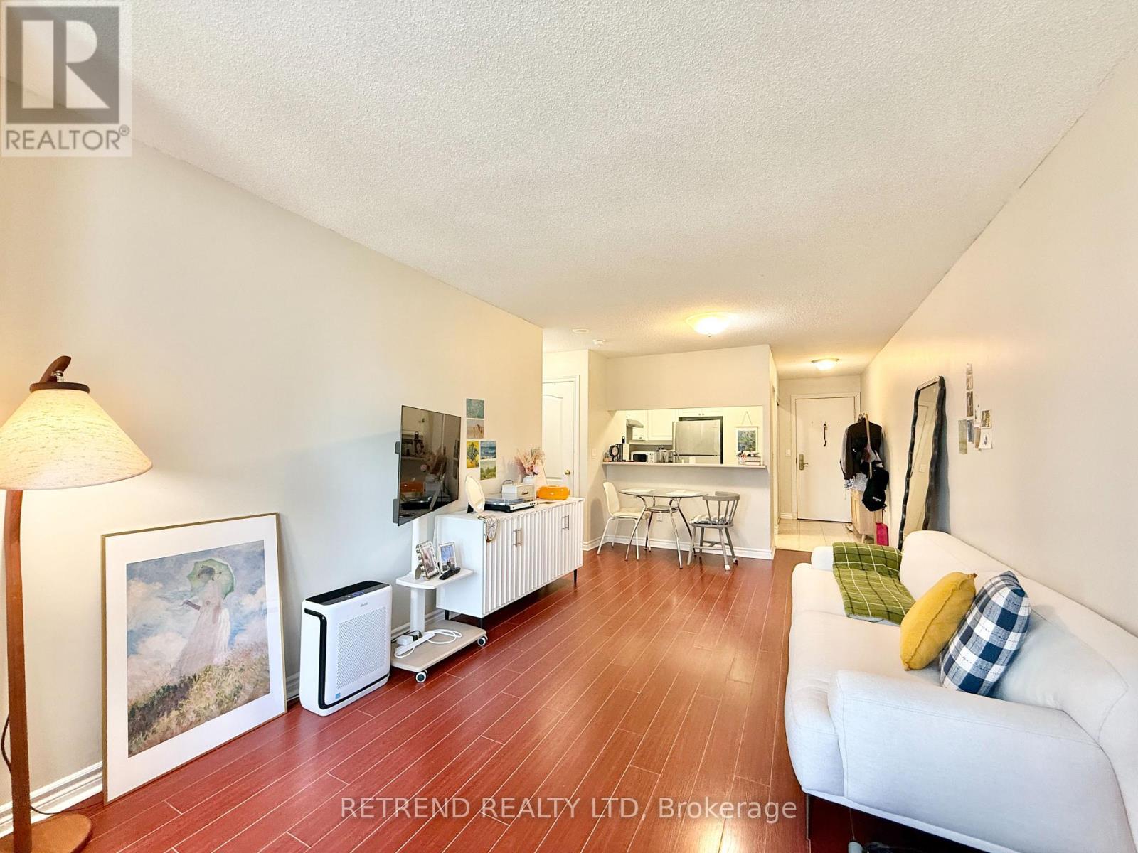 1011 - 18 SOMMERSET WAY, Toronto, Ontario