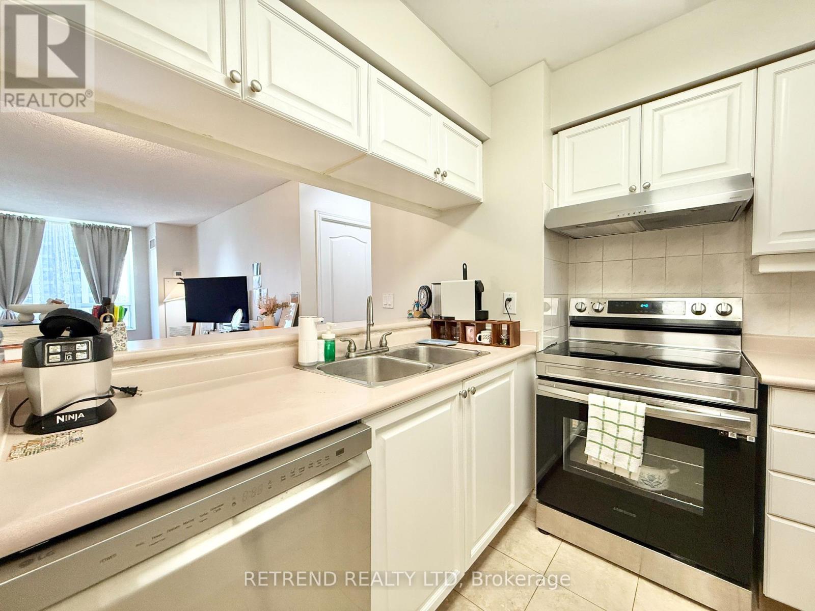 1011 - 18 Sommerset Way, Toronto, Ontario  M2N 6X5 - Photo 14 - C13643064