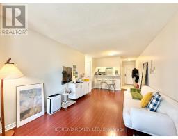 1011 - 18 SOMMERSET WAY, Toronto, Ontario