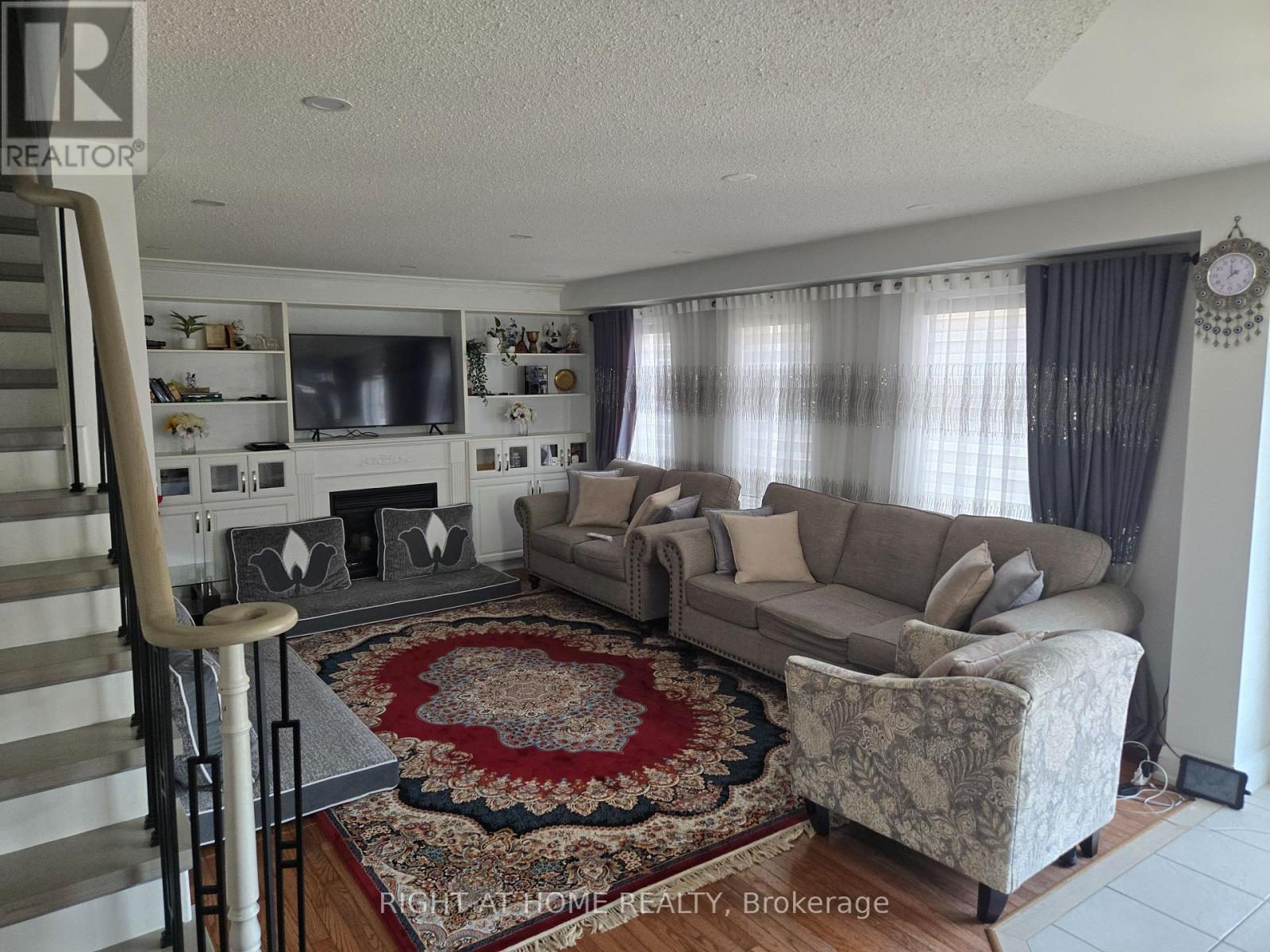 3 Wainwright Drive, Ajax, Ontario  L1T 4H4 - Photo 5 - E13643068