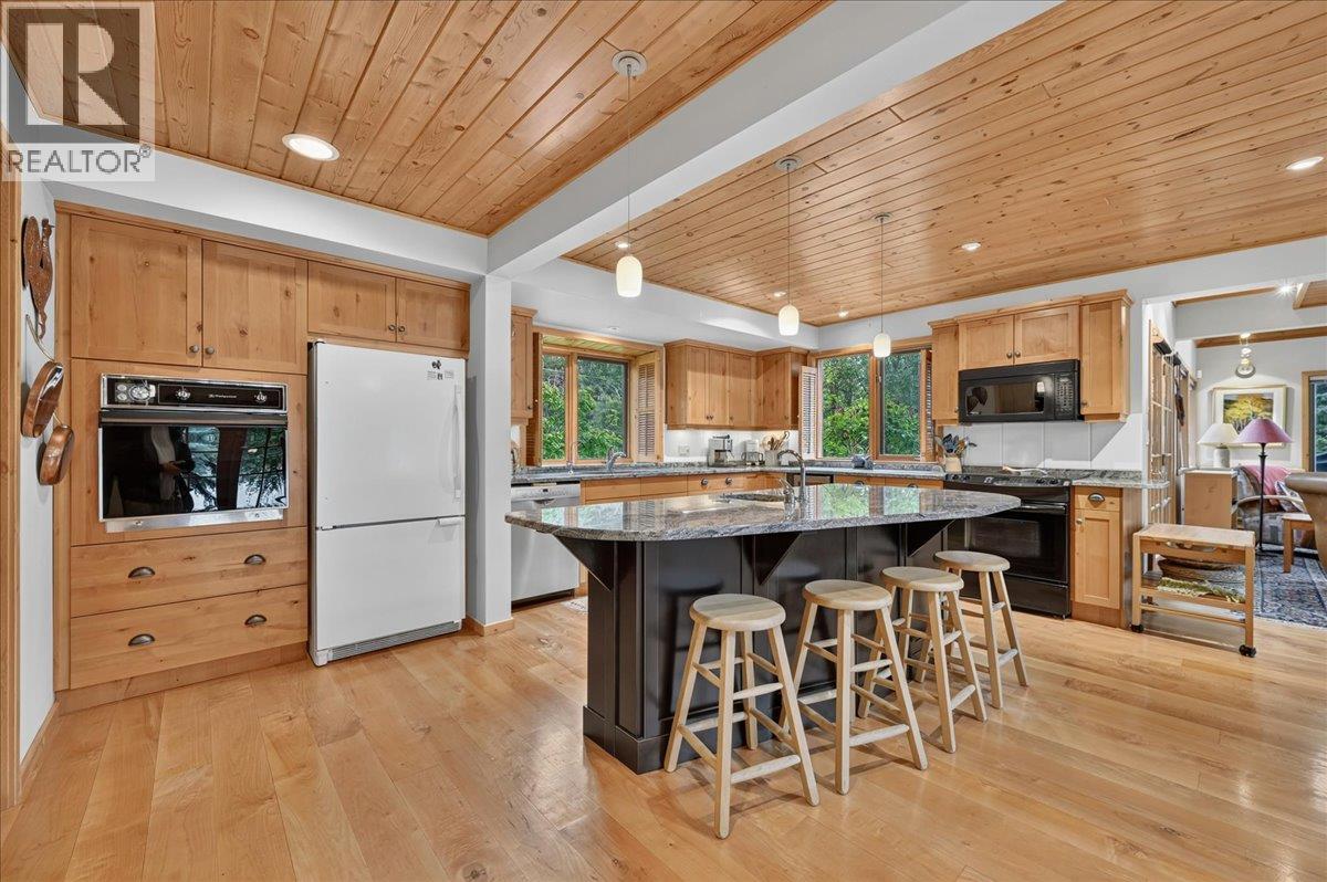 4404 Coy Road, Invermere, British Columbia  V0A 1K4 - Photo 33 - 10393394