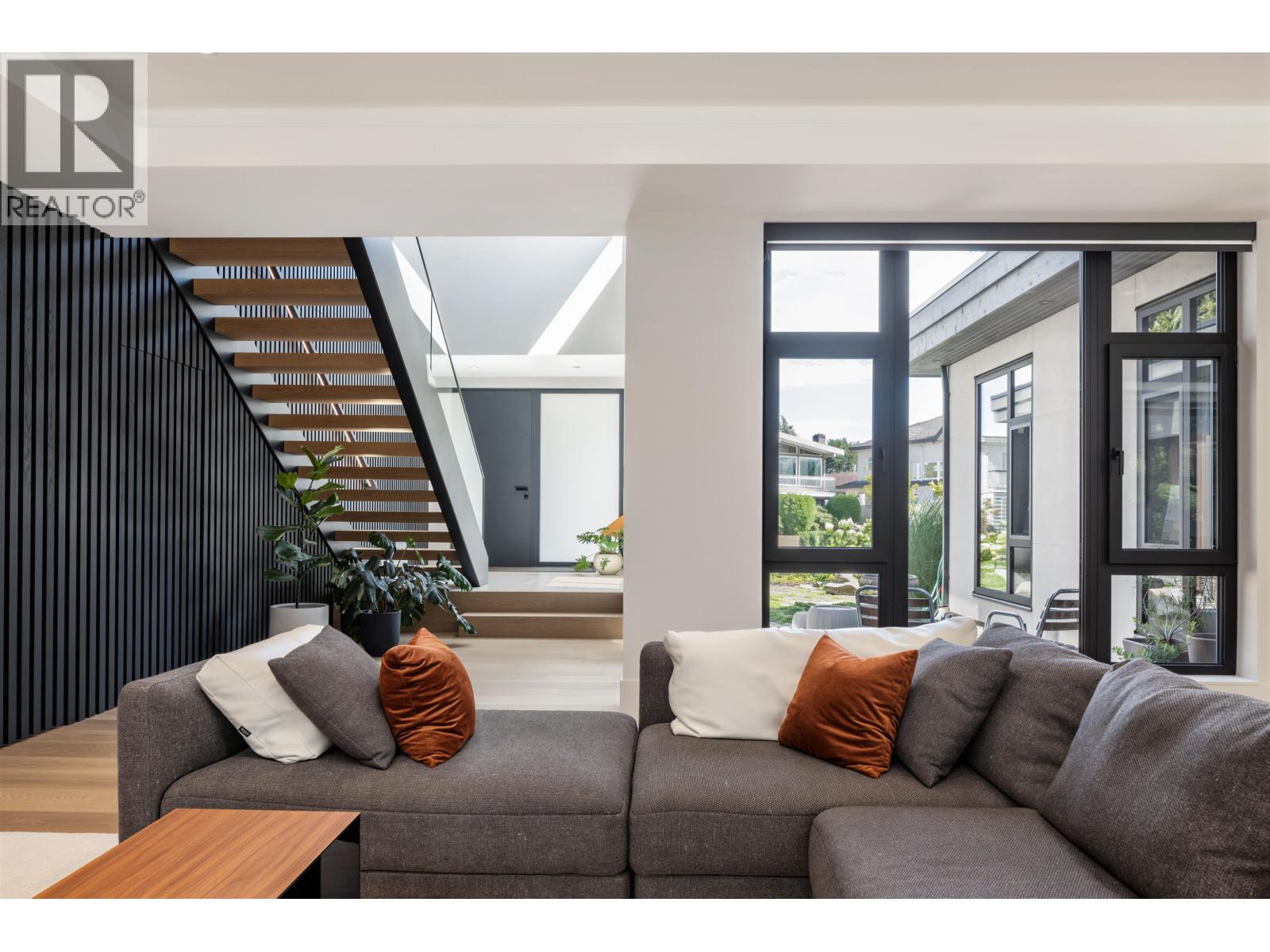 6320 Yeats Crescent, Richmond, British Columbia V7E 4C9 - Photo 5 - R3147335