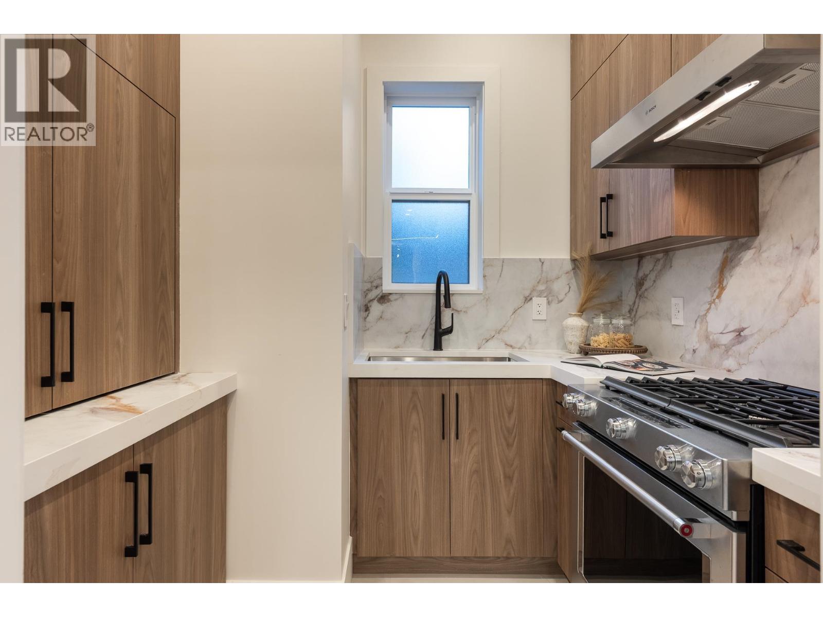 1034 Gatensbury Road, Port Moody, British Columbia  V3H 2P2 - Photo 16 - R3146212