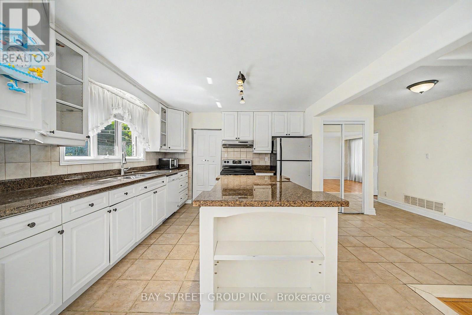 32 Alanadale Avenue, Markham, Ontario  L3P 1S3 - Photo 6 - N13643084