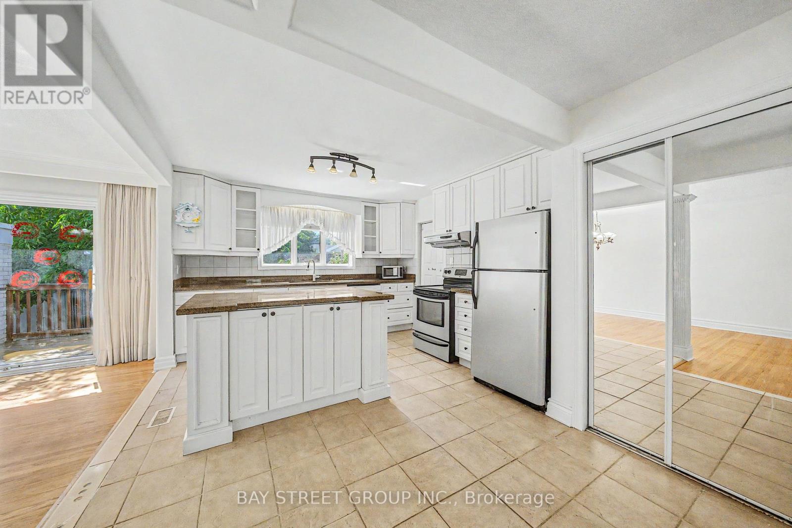 32 Alanadale Avenue, Markham, Ontario  L3P 1S3 - Photo 7 - N13643084
