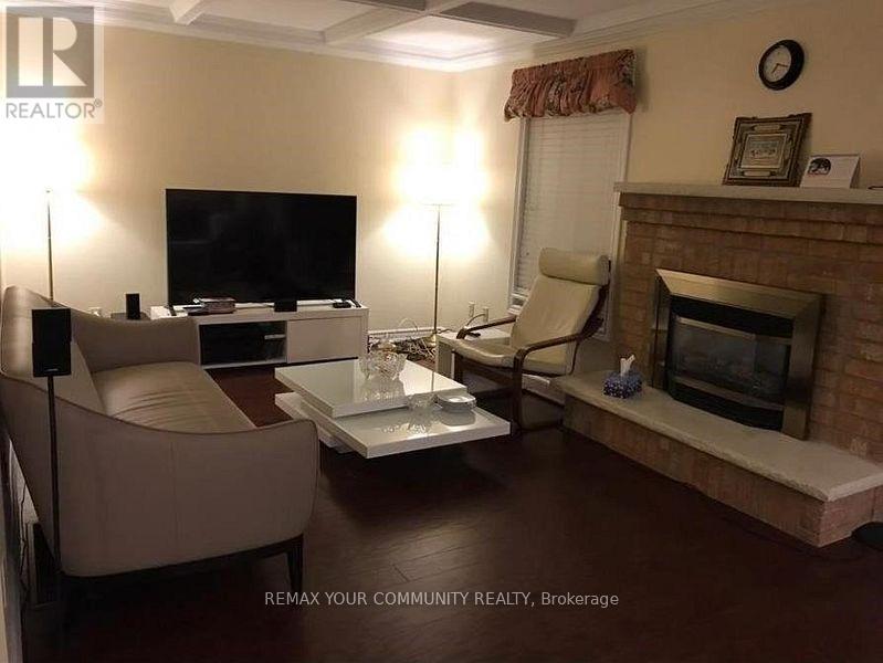 243 Glenway Circle, Newmarket, Ontario  L3Y 7S6 - Photo 2 - N13643110