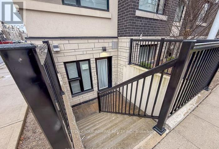 817 - 1133 Cooke Boulevard N, Burlington, Ontario  L7T 4A8 - Photo 3 - W13643078