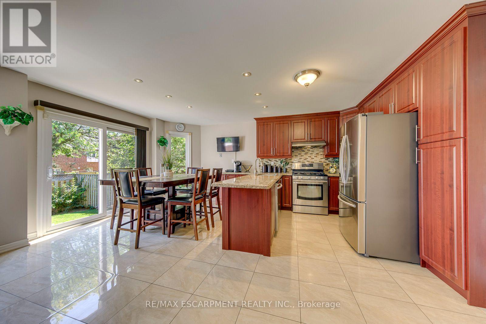 2442 Wynten Way, Oakville, Ontario  L6J 7K9 - Photo 12 - W13643108