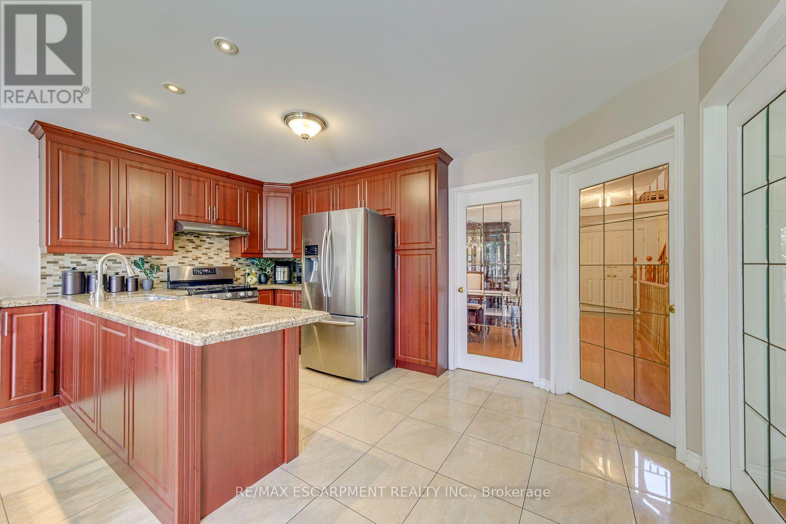 2442 Wynten Way, Oakville, Ontario  L6J 7K9 - Photo 14 - W13643108