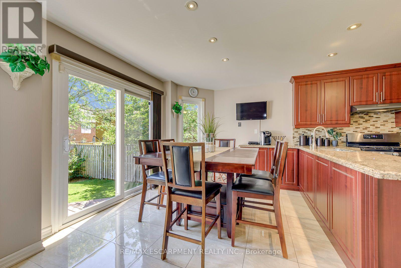 2442 Wynten Way, Oakville, Ontario  L6J 7K9 - Photo 15 - W13643108
